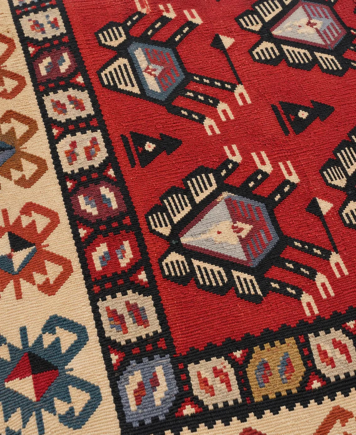 Tribal / folk-inspired geometric Kilim ( Motif )