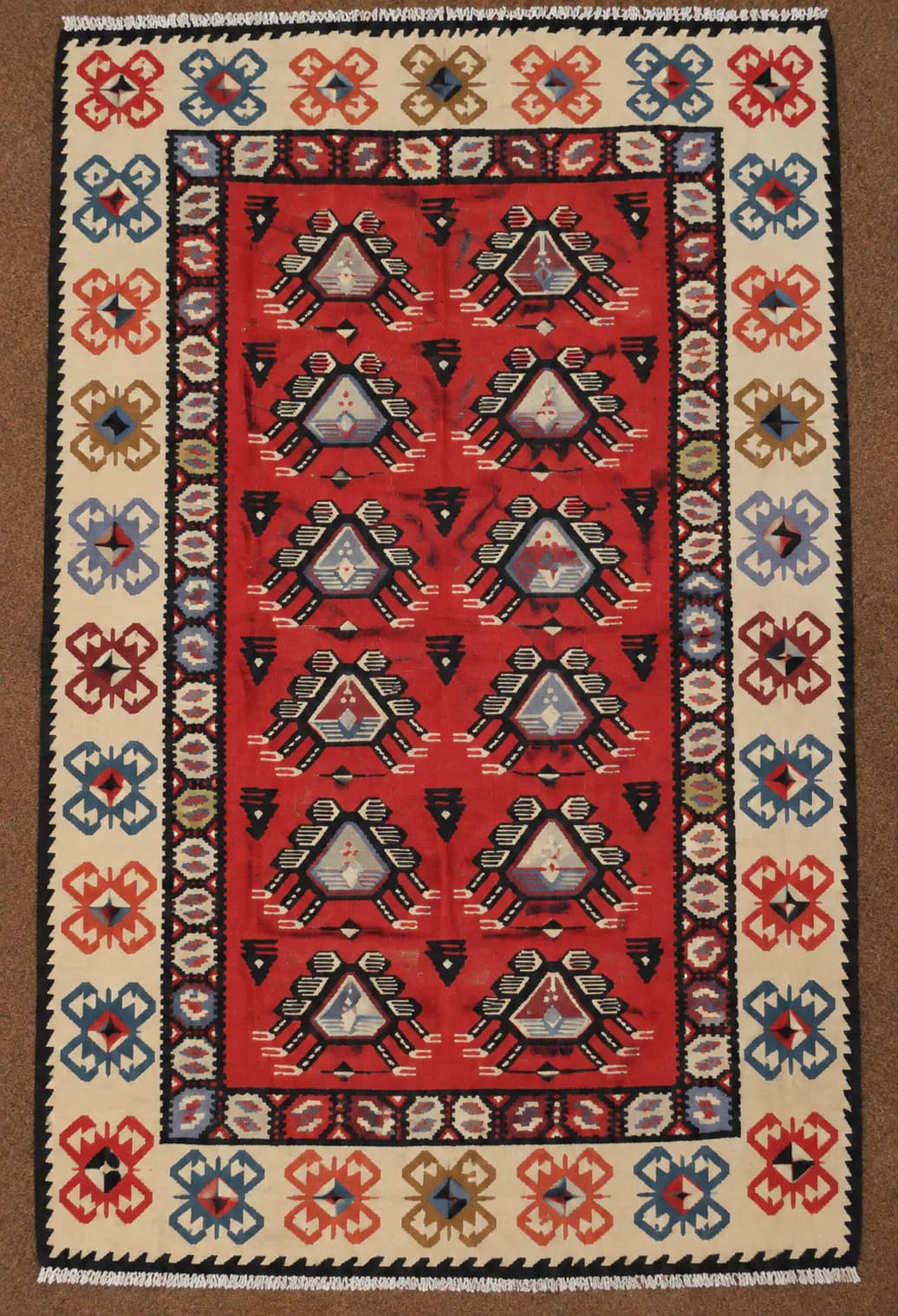 Tribal / folk-inspired geometric Kilim ( Motif )