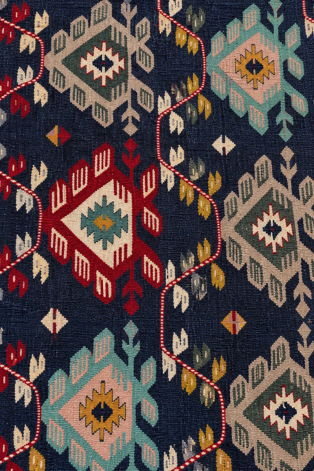 Tribal / folk-inspired geometric Kilim ( Motif )